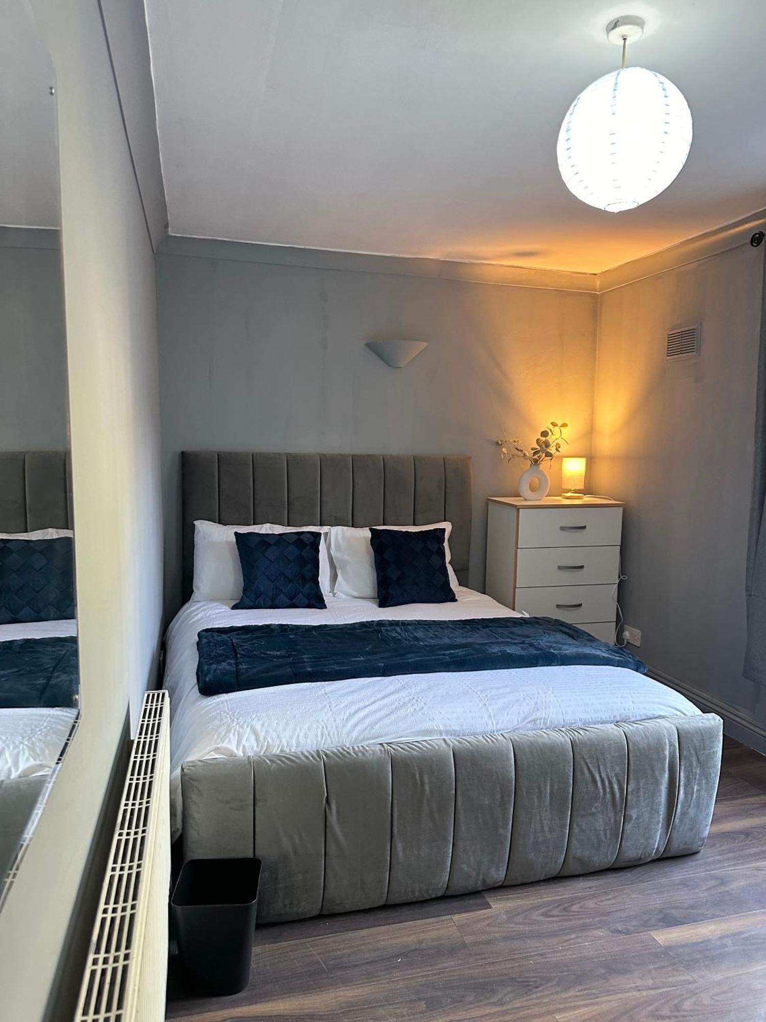 Luxury Room In A 4 Bedroom Flat! 4 Minutes Walk To Kingscross, St Pancras London Exterior photo